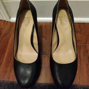 Naturalizer Women's Pump.  Style Berlin.  Color Smooth Black. Size 8